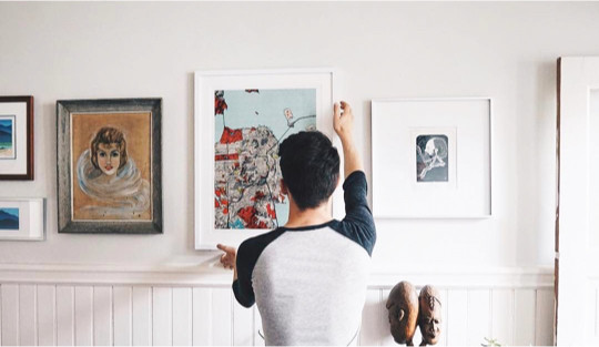 Art-hanging-services-dubai