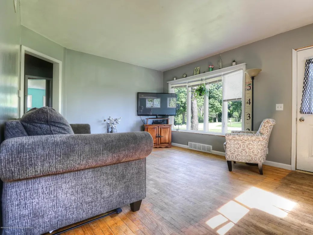 SuperHandy-Remodel-Rooms-Bedroom Repair2